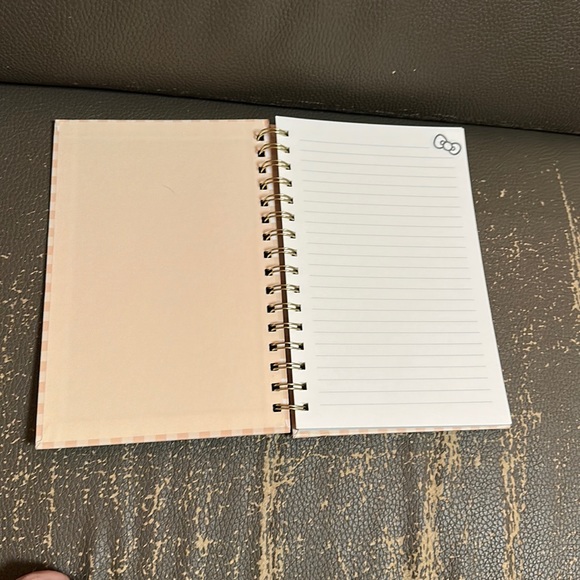 Hello Kitty Spiral Journal - Picture 2 of 5